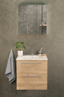 Differnz Fit Badmeubel 60cm Eiken Licht Met Wastafel Wit Glans 1 Kraangat En Spiegelkast