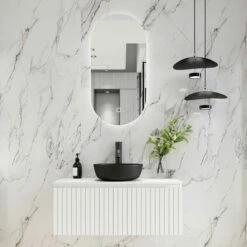 Fontana Stripe Mat Wit Badmeubel Ribbelfront 100cm Met Zwarte Waskom En Ovale LED Spiegel