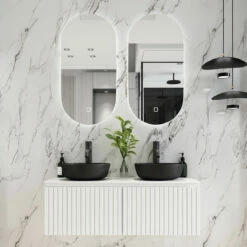 Fontana Stripe Mat Wit Badmeubel Ribbelfront 120cm Met Zwarte Waskommen En Ovale LED Spiegels