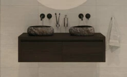 SaniGoods Alvares Badmeubel 140cm 2 Lades Eiken Charcoal Met Rivierstenen Waskommen